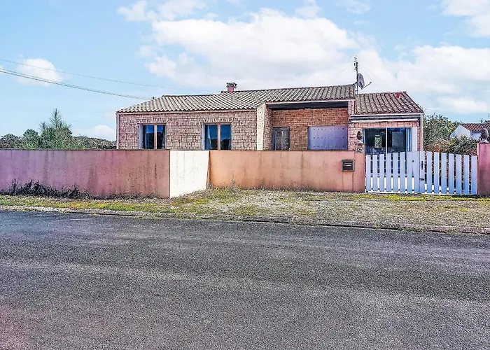 Tro By Interhome * 圣特罗让莱班